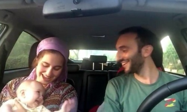 Mom And Day Come Up With A Beautiful Duet. Now Once Their Baby Starts Moving, Wow - picture 3