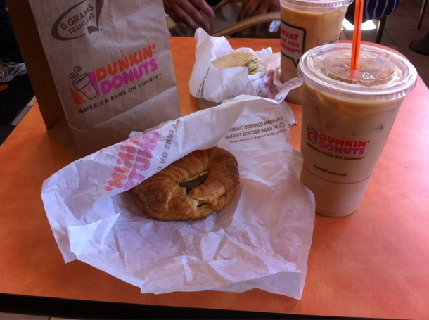 Mom Buys A Homeless Man Coffee, Then He Hands Her A Note With A Shocking Confession - picture 5