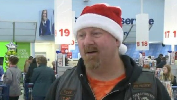 Mom Creeped Out By Biker Stalking Her In Store, Then He Taps Her Shoulder - picture 3