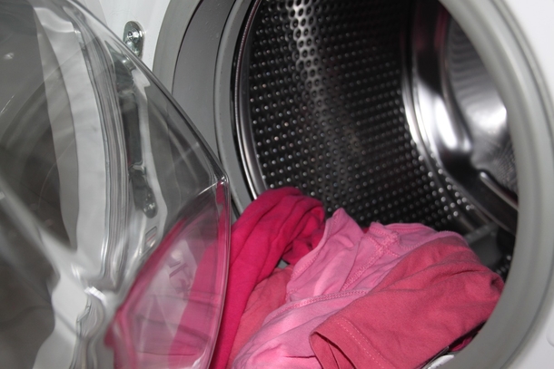 Mom Fills Washing Machine, Then Leaves Home For 6 Minutes. When She Returns Home, Her 3-Year-Old Twins Are Nowhere To Be Found - picture 2