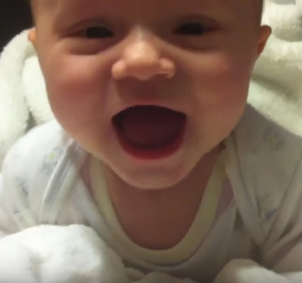 Mom Hands Smiling Baby To Daddy, Returns Later To Discover Her Face Is Completely Different - picture 4