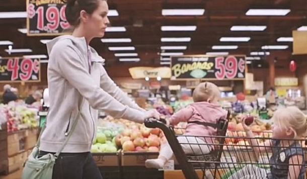 Mom Has Stressful Day At Home With The Kids, Then Toddler Shares With Dad The Real Story - picture 4