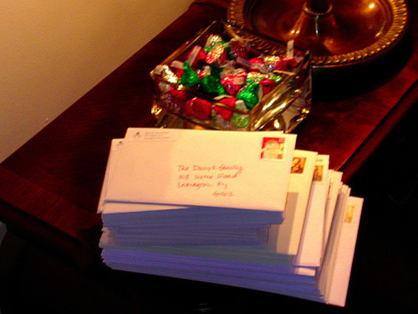 Mom Hears 6-Year-Old Crying In Room, Then She Sees Heartbreaking Christmas Card He Received - picture 3