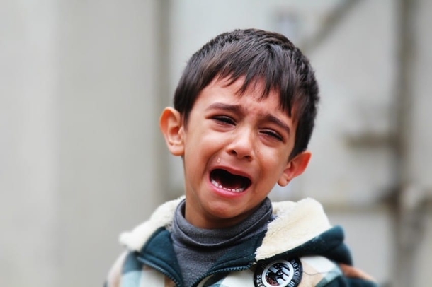 Mom Hears 6-Year-Old Crying In Room, Then She Sees Heartbreaking Christmas Card He Received - picture 5