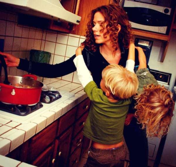 Mom Invites Her Boyfriend At 2 In the Morning.. Watch What He Does When He Sees Her Kids Like THIS! - picture 3