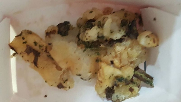 Mom Makes Unexpected Discovery In Daughter's Wendy's Fries, Contacts Police - picture 4