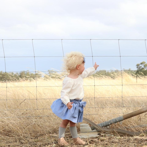 Mom Posts Pic Of Toddler, Viewers Horrified By What’s Lurking Behind Her - picture 3
