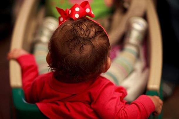 Mom Put This Common Item On Baby’s Head, Later That Night She Died - picture 2