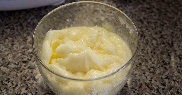 Mom Rubs Mayonnaise Into Her Daughter's Hair For A Reason Every Parent Should Know - picture 2