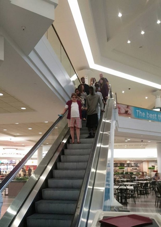 Mom Shocked By What Teen Is Doing Behind Terrified Elderly Woman - picture 3