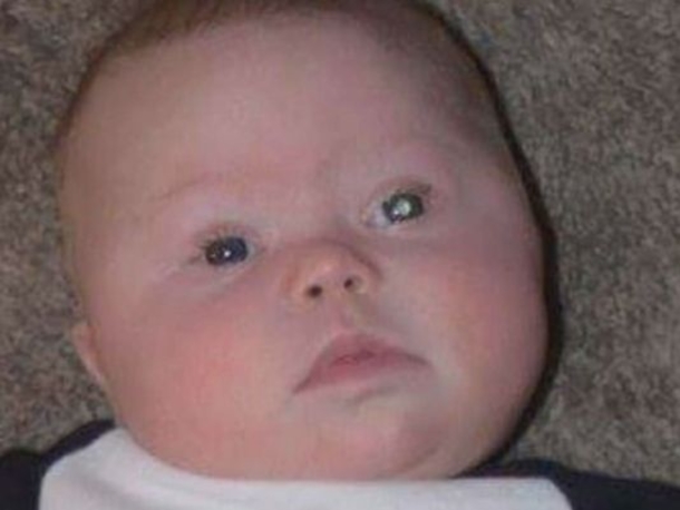 Mom Takes Cute Pics Of Baby, Then Spots Terrifying Detail In Every Shot - picture 3