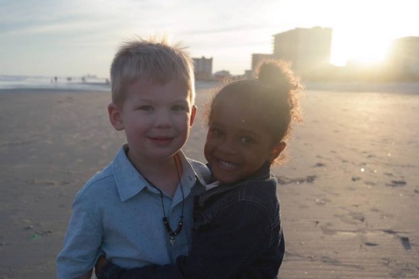 Mom Takes Pics Of Kids At Beach, Floored When She Sees What Else She Caught - picture 3