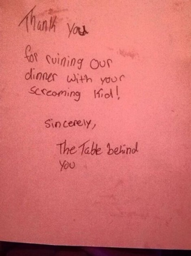 Mother and Boy Are Dining Out, Suddenly Have This Sickening Note SLAMMED on Their Table - picture 2