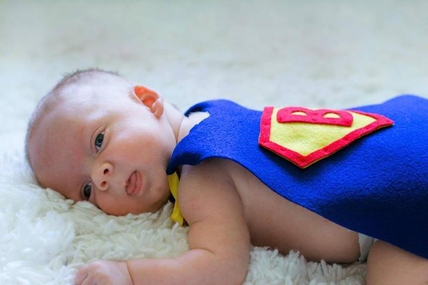 Mother Checks On Preemie Baby, Sees Small Blue Object On IV Pole And Burst Into Tears - picture 3