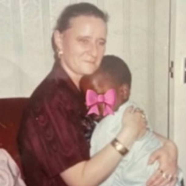 Mother leaves son with neighbor ‘for an hour’ but doesn't come back – so woman raises him as her own - picture 4