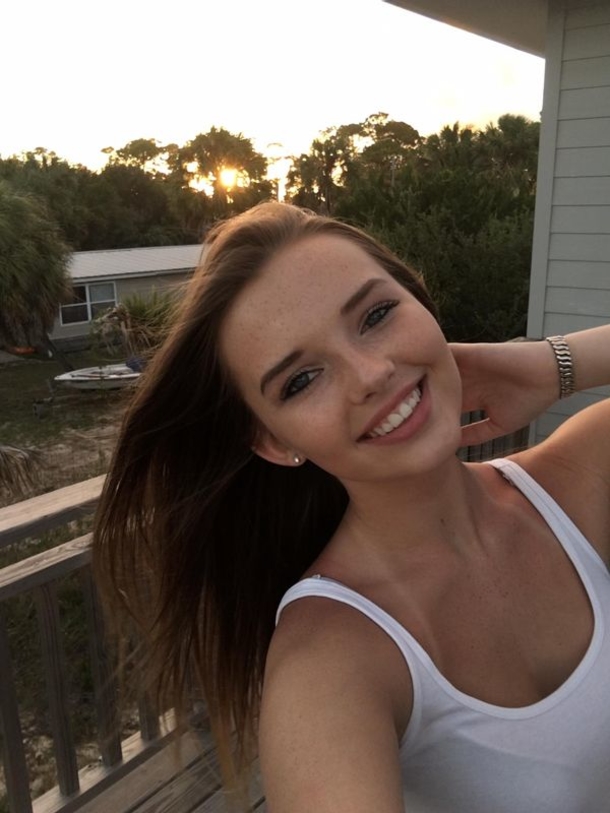 Mother lost her daughter in tragic accident, months later she finds secret letters in her room - picture 4