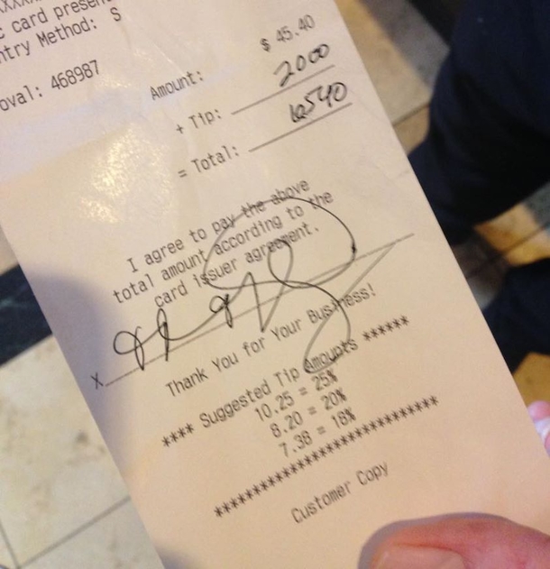 Mother Makes Unfortunate Find On Restaurant Receipt, Calls Police - picture 3
