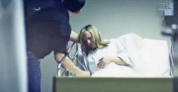 Mother Pronounced Dead During Childbirth, Husband Shows Her This When Saying Goodbye (Video) - picture 2