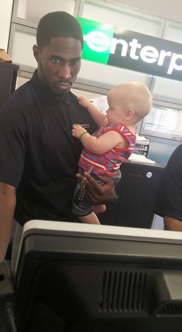 Mother So Stunned By Rent-A-Car Worker's Treatment Of Her That She Asks To Speak To A Manager - picture 3