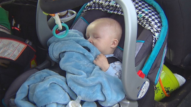Mother Waiting With Sick Baby In Urgent Care - 40 Minutes Later Lights Go Off And Doors Are Locked - picture 2
