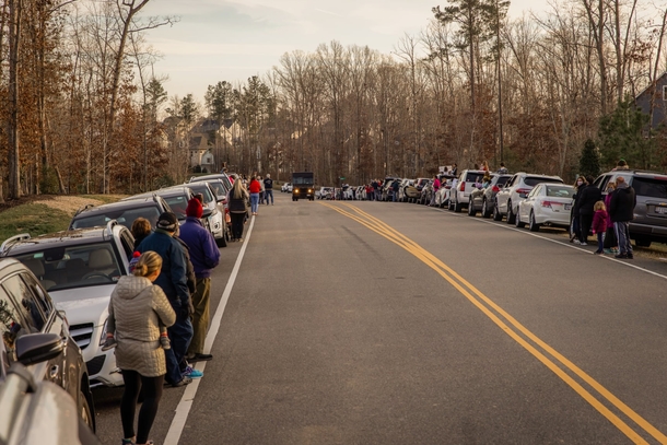 Neighbors Gather To Celebrate UPS Driver Who Always Made The Community Feel Like Home - picture 3
