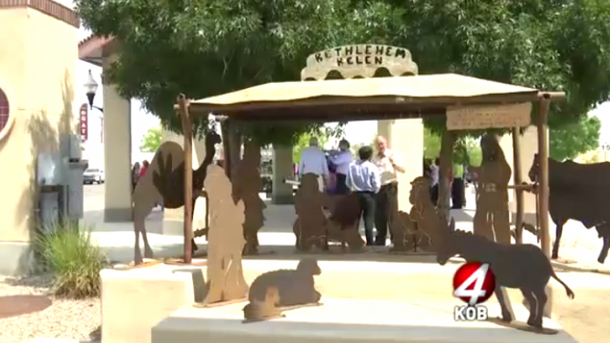 New Mexico Town Refuses To Remove Nativity Scene, Stages Christmas Celebration (Video) - picture 2
