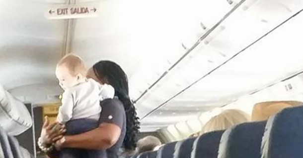 New Mom is Stunned When Flight Attendant Picks Her Baby & Starts Walking Away - picture 2