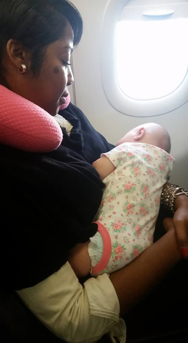 Newborn Won’t Stop Crying On Plane, Woman’s Reaction Left Mom STUNNED - picture 4