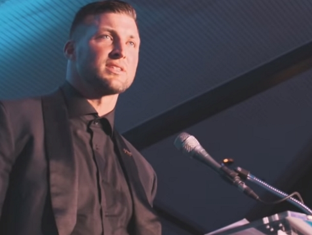 NFL Star Tim Tebow Uses His Faith & Heart To Save Boy With "Flamingo Legs" - picture 2