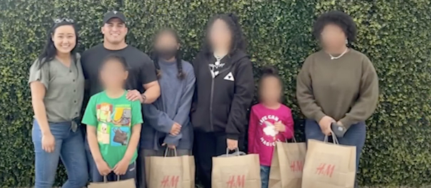 Officer and his wife make an unexpected decision to adopt 5 siblings who lost their parents - picture 5