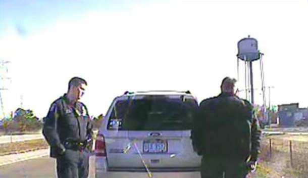 Officer Cop Pulls Speeding Mom Over, Notices Something Strange About Her Boy - picture 3