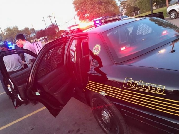 Officer Hears Woman Ask One Strange Question, Springs Into Action Once He Looks Behind Her - picture 3