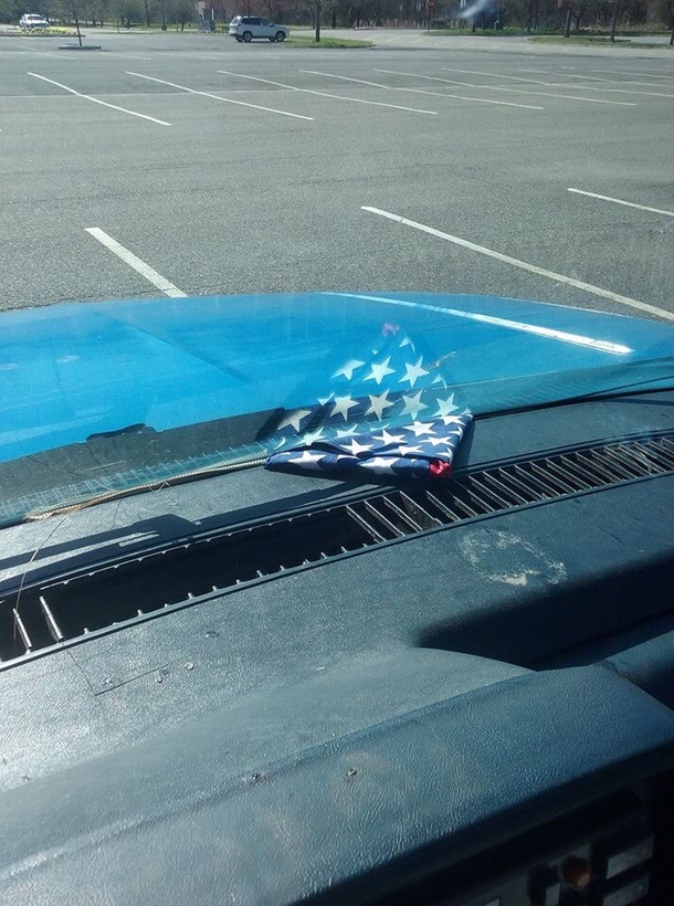 Officer Pulls Man Over Who Resembles Dead Loved One Then He Notcices His Dashboard - picture 3