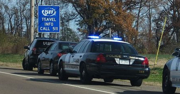 Officer Pulls Over 5 Old Ladies For Driving Too Slow, Can’t Stop Laughing At Her Excuse - picture 2