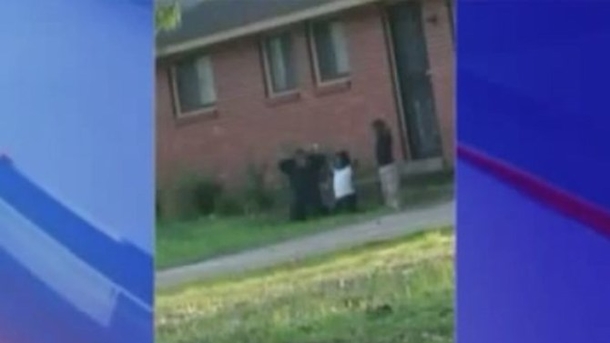 Officer Sees Kids On Knees, With Hands Behind Heads, And Takes Swift Action - picture 2