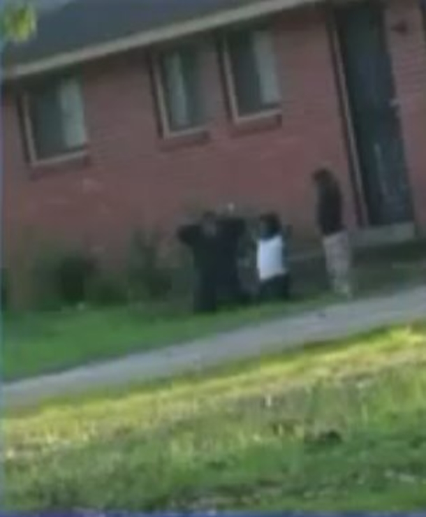 Officer Sees Kids On Knees, With Hands Behind Heads, And Takes Swift Action - picture 3