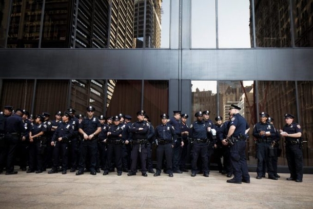 Officers Called To School, Taken Aback By What One Classroom Displayed To Greet Them - picture 6