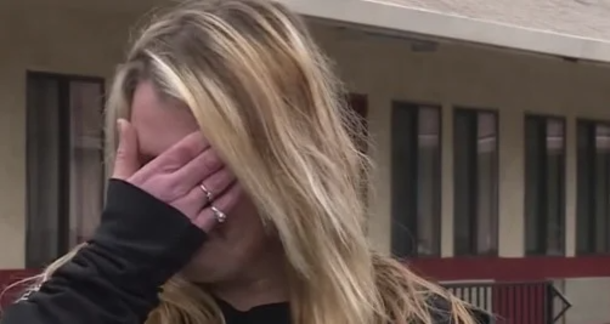 Officers found a starving family of 5 living in the woods – mom bought to tears when they return with gifts - picture 3