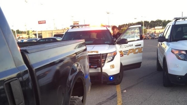 Officers Pull This Man Over, He Coldly Ignores Cop's Request, Then Says One Chilling Thing - picture 2