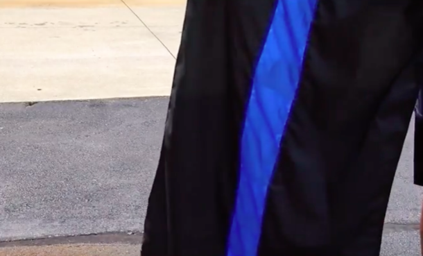 Once He Began Waving This 'Flag' Outside A Nike Store, The Owners Knew They Had To Call The Cops - picture 4