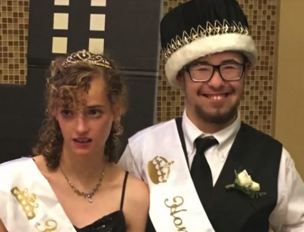 Once She Was Announced To Be Homecoming Queen, The Homecoming King, Snatched Off His Crown - picture 3