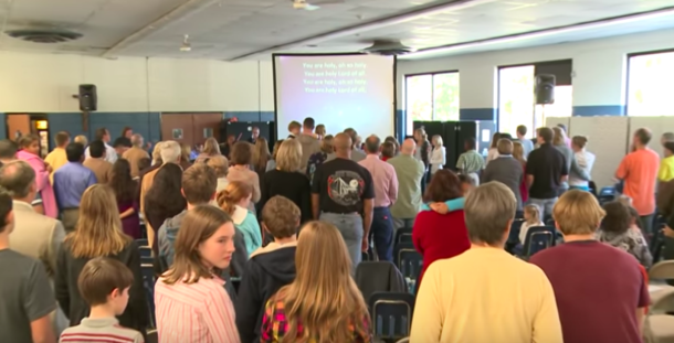 One Marine’s Message During Church Had The Audience Crying, Then He Says, “Turn Around" - picture 3