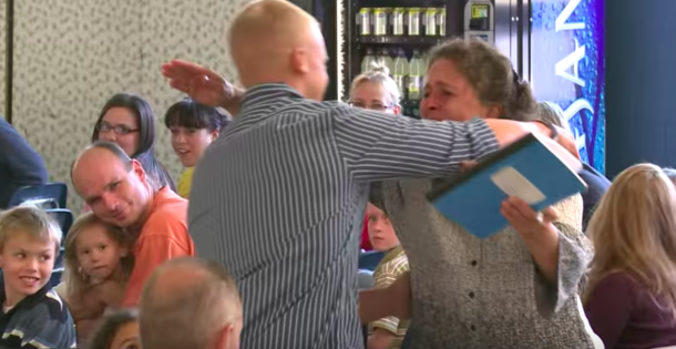 One Marine’s Message During Church Had The Audience Crying, Then He Says, “Turn Around" - picture 6