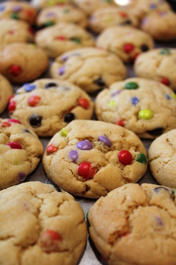 One Weird Trick To Keep Cookies Fresh And Prevent Them From Drying Out - picture 3