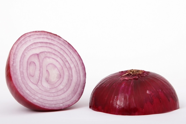 Onions are a natural remedy for many common illnesses. Here are 12 unexpected ways to use them - picture 2
