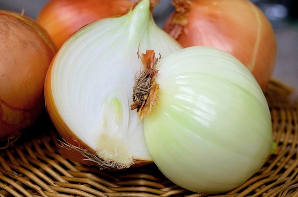 Onions are a natural remedy for many common illnesses. Here are 12 unexpected ways to use them - picture 4