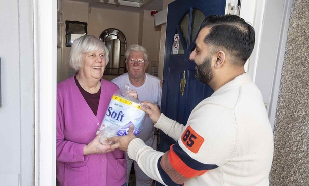 Owner Of Convenience Store Gives $6K In Free Goods To Local Elderly Who Are In Quarantine - picture 5