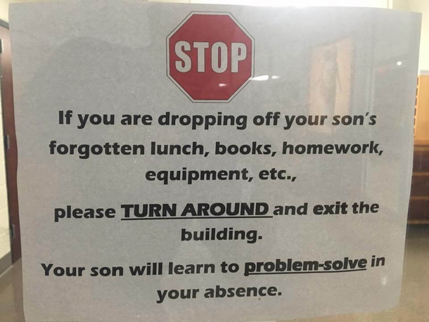 Parents Who Bring Forgotten Lunch to School See A Very Shocking Note Posted on Door - picture 2