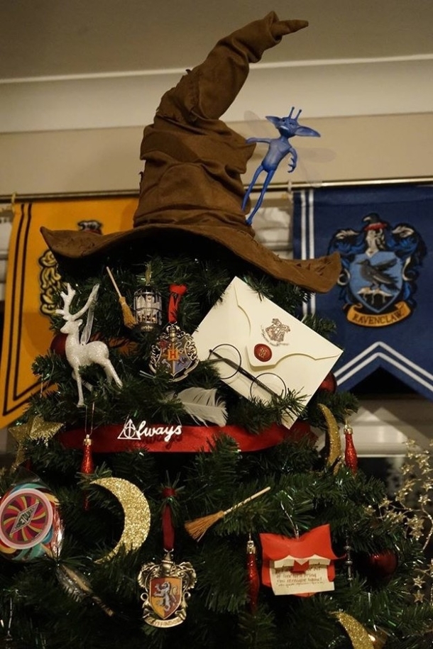 People Are Loving This Incredible Harry Potter-Themed Christmas Tree - picture 10