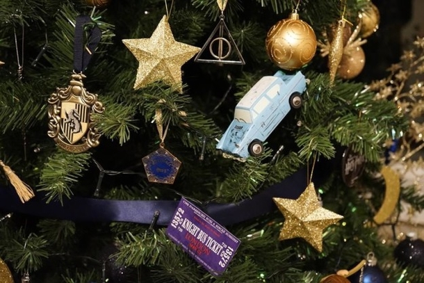 People Are Loving This Incredible Harry Potter-Themed Christmas Tree - picture 11